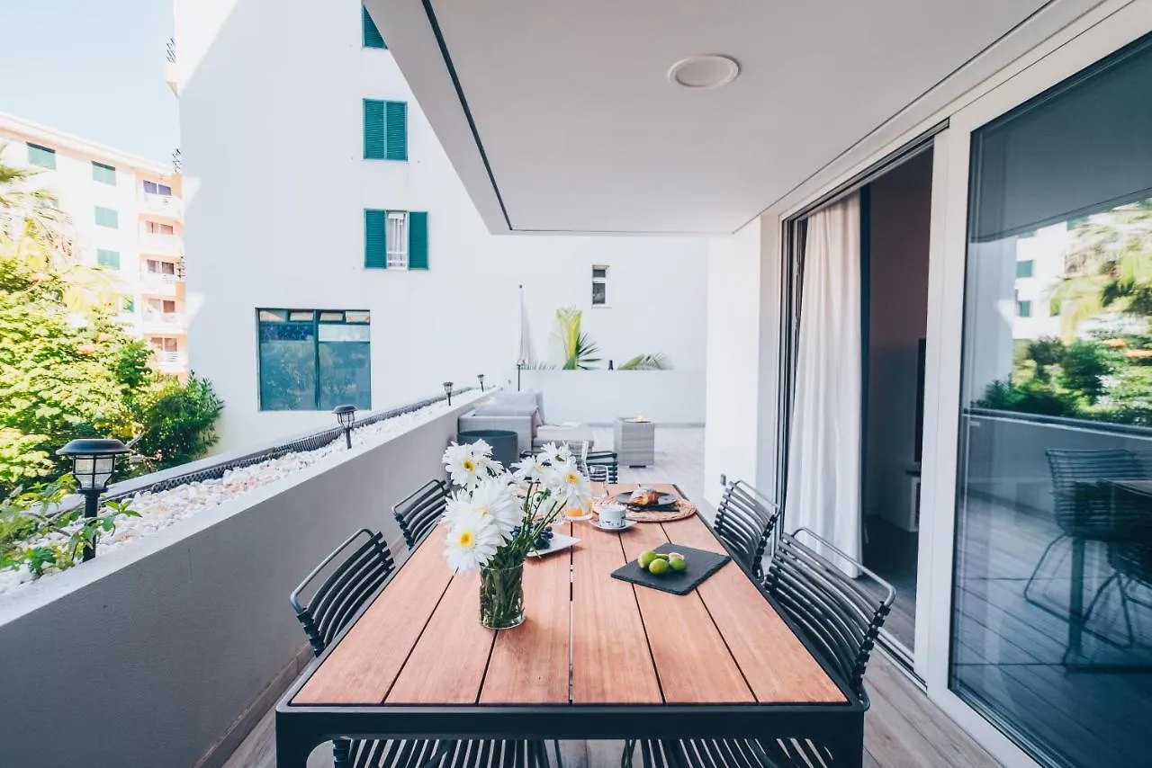 Elephant 2Br Apartment With Terrace, Side Sea View And Pool Access Funchal  0*, Funchal (Madeira)