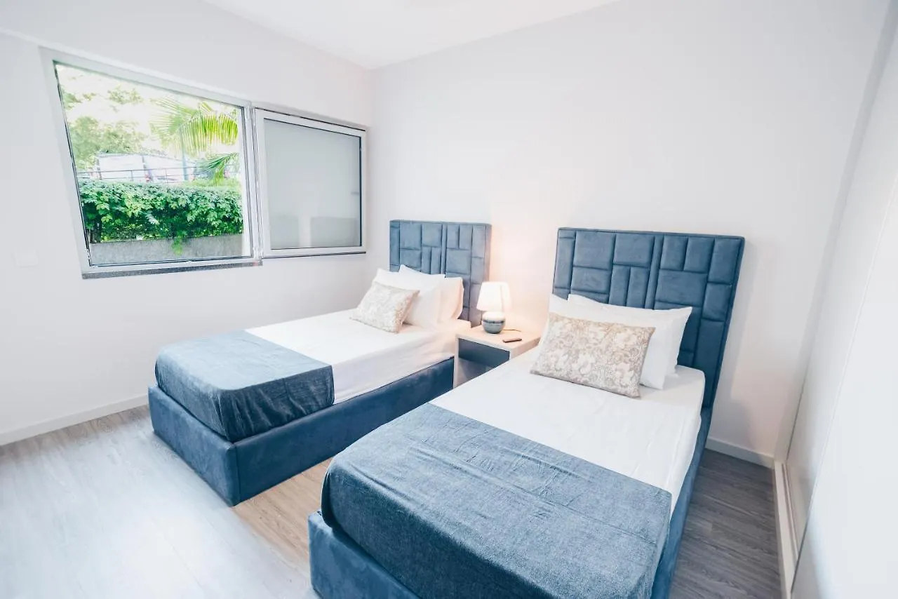 Elephant 2Br Apartment With Terrace, Side Sea View And Pool Access Funchal  0*, Funchal (Madeira)