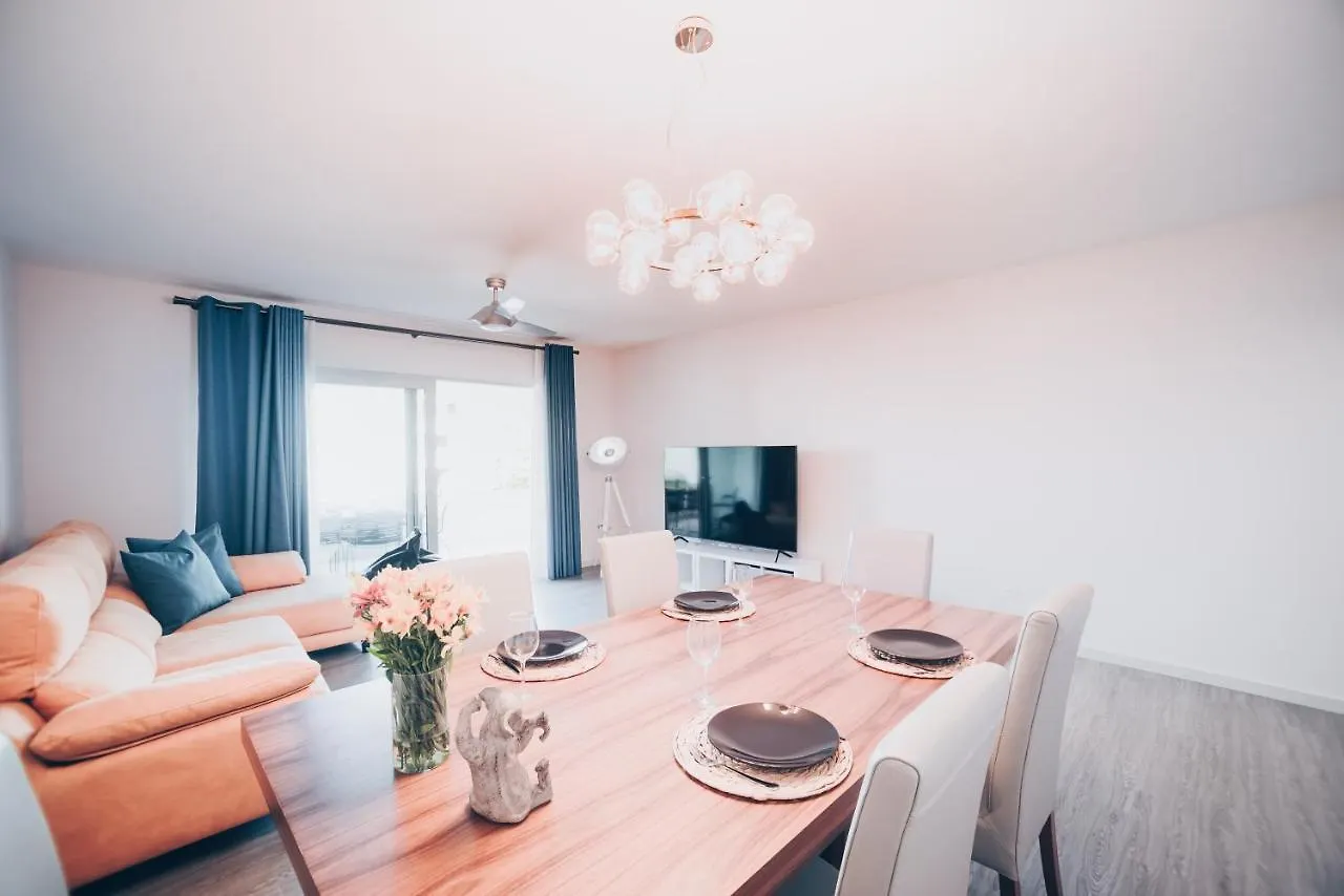 Elephant 2Br Apartment With Terrace, Side Sea View And Pool Access Funchal  Portugal
