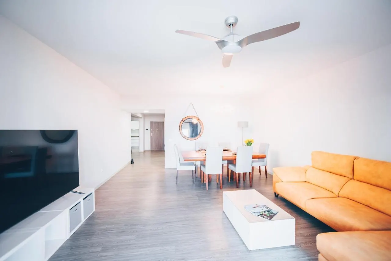Elephant 2Br Apartment With Terrace, Side Sea View And Pool Access Funchal   Funchal (Madeira)