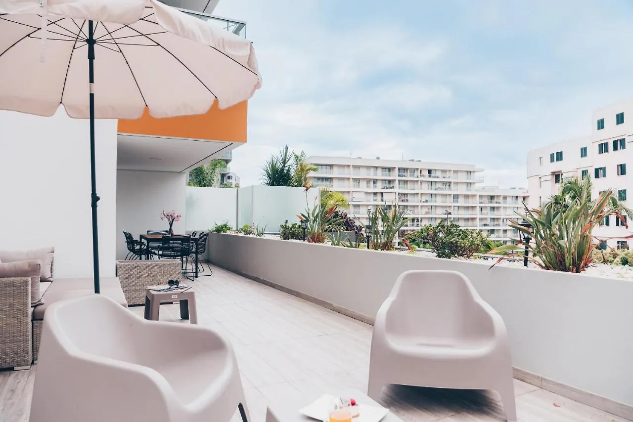 Elephant 2Br Apartment With Terrace, Side Sea View And Pool Access Funchal   Funchal (Madeira)